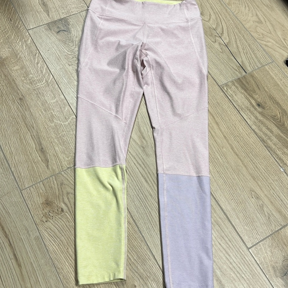 Outdoor voices pastel leggings